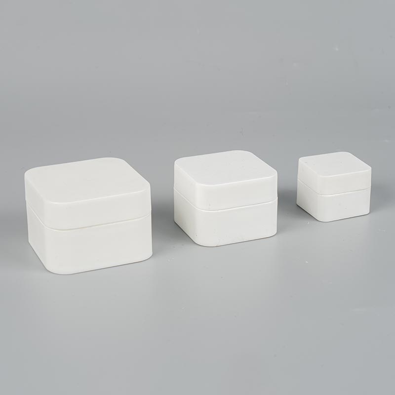 Quadratisches Sahneglas